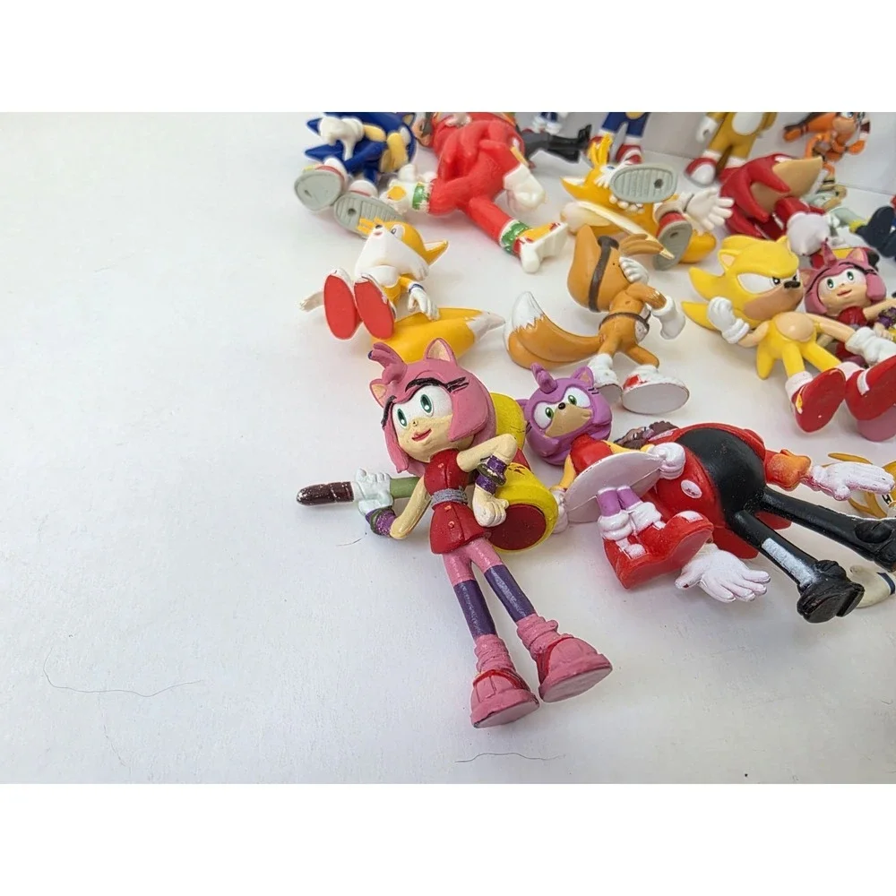 Sonic the Hedgehog large plastic figure lot toys miniature not marked